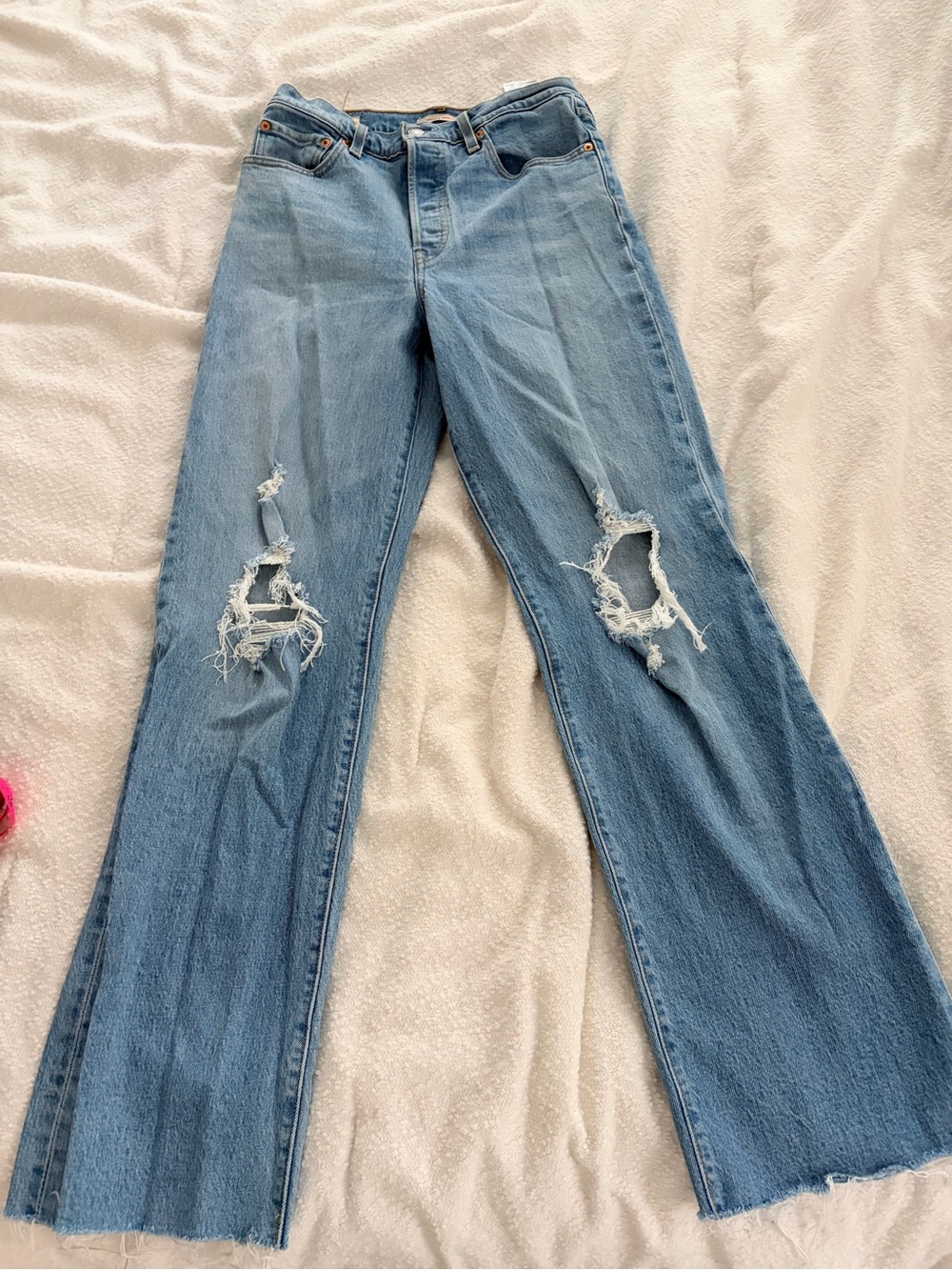 Levi's Ribcage Straight  Distressed blue jeans size 28